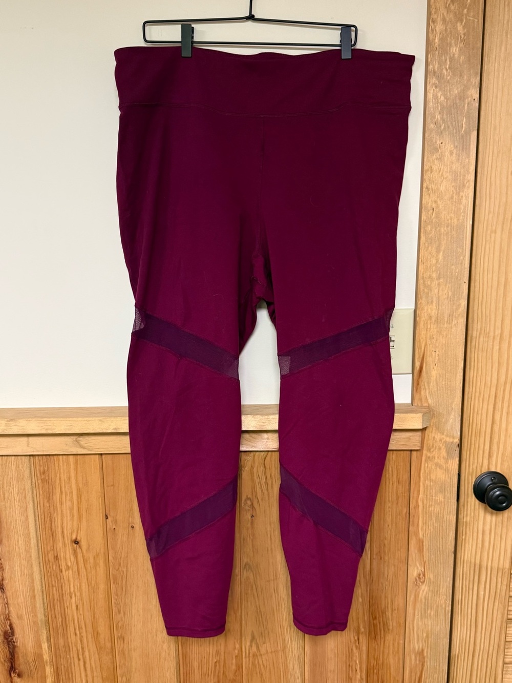 Old Navy Mesh-Detail Leggings